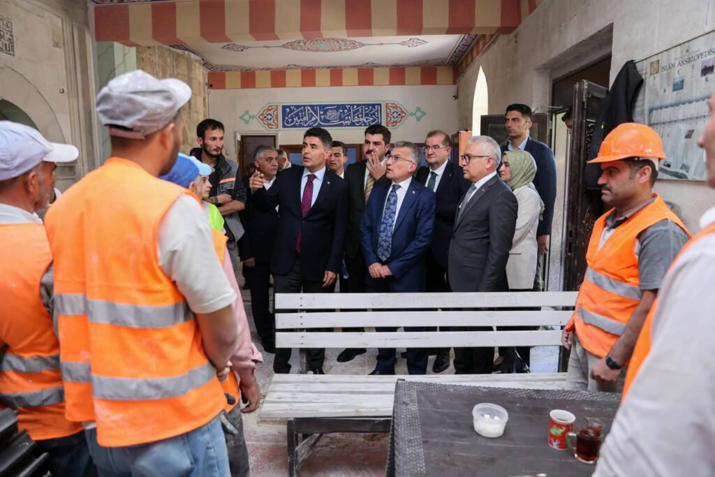Bakan Uraloğlu; insanların gönlüne köprü kuruyoruz