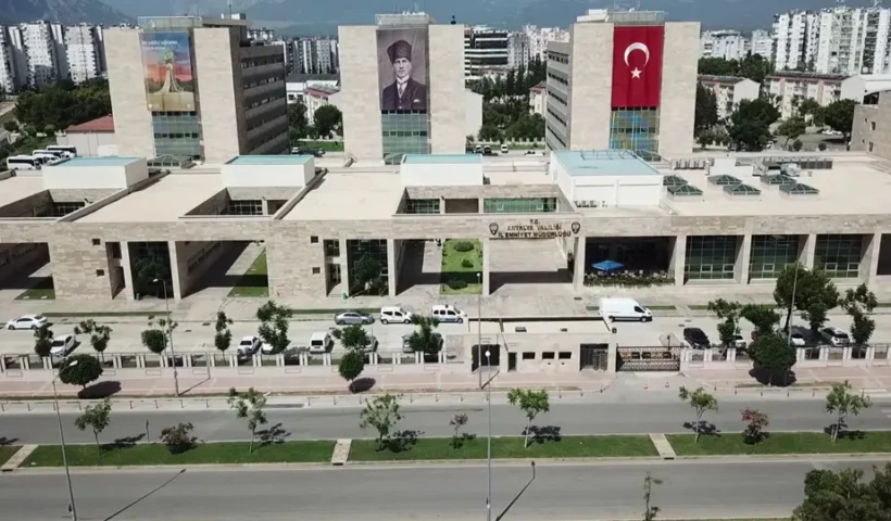 Antalya'da istihbarat iz sürdü, KOM operasyon yaptı!