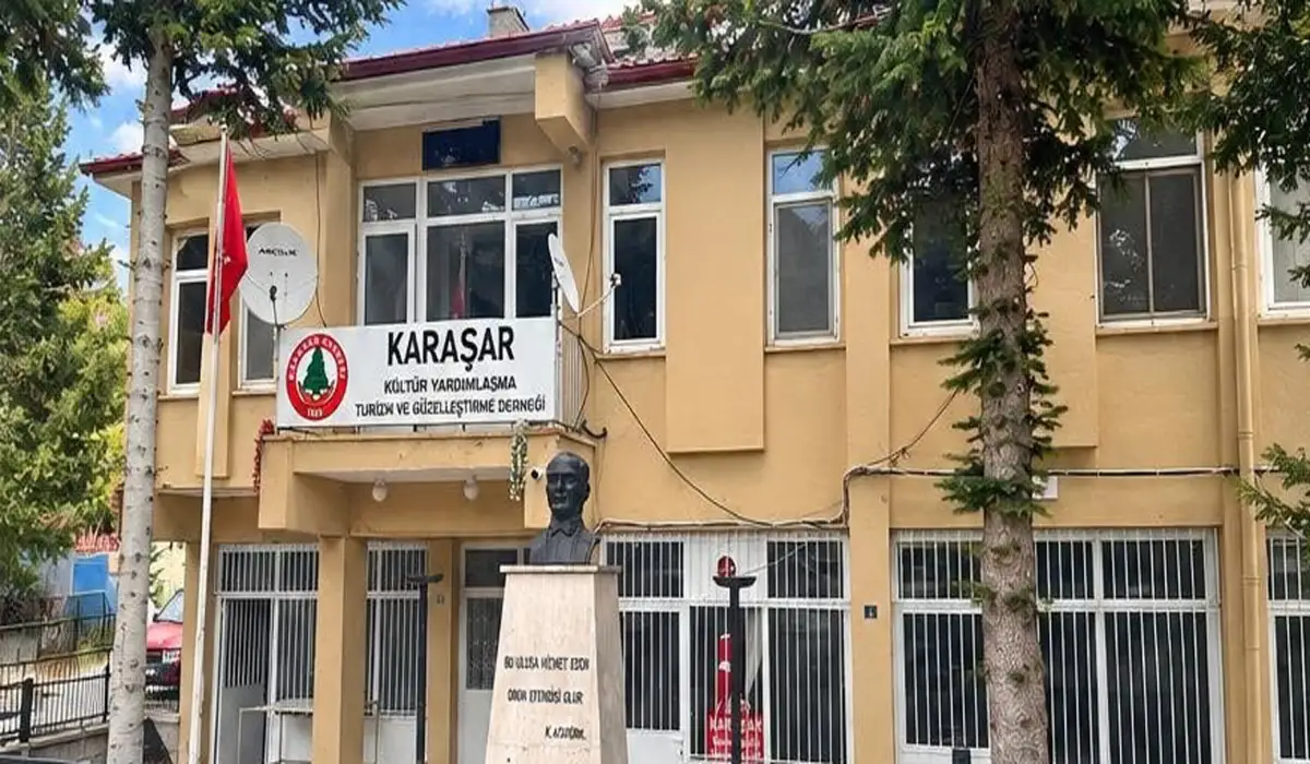 Karaşar Dernek binası, belediye başkanı tarafından açıldı