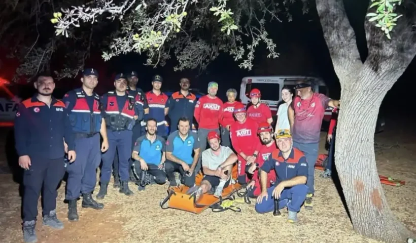 Kaş’ta Likya Yolu’nda mahsur kalan Rus turist kurtarıldı