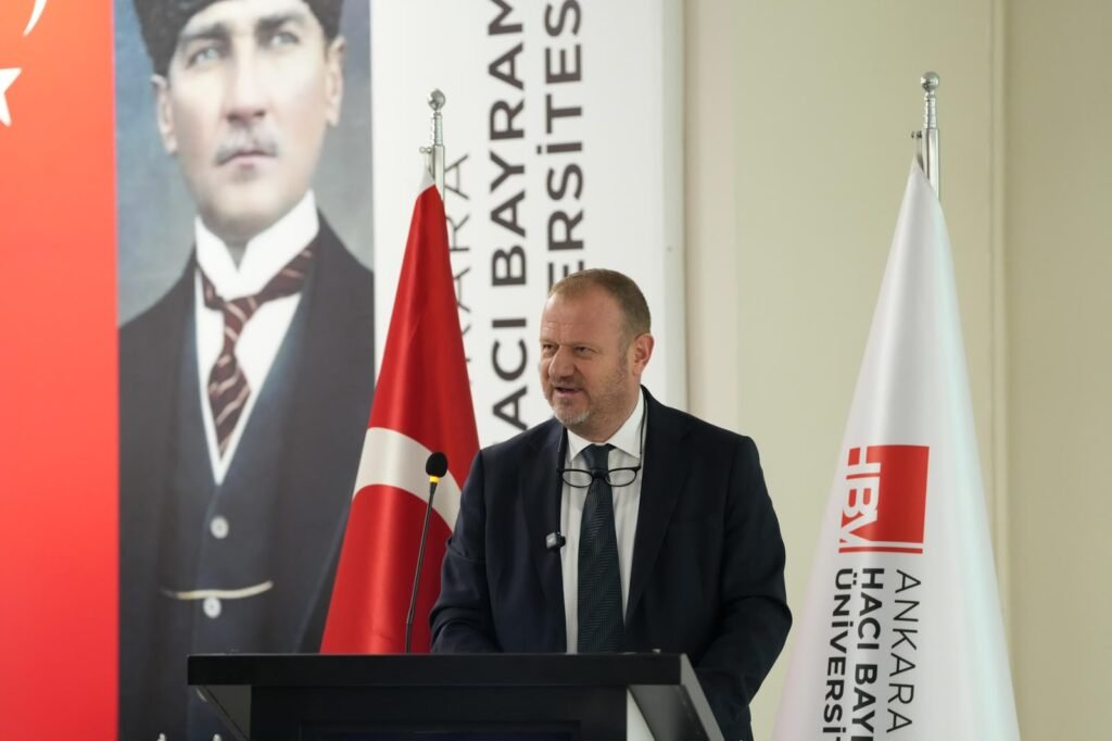 RTÜK Başkanı Daniş, Ankara Hacı Bayram Veli Üniversitesi İletişim Fakültesinin akademik yıl açılışında öğrencilere seslendi